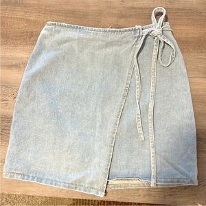 Denim, light-wash, wrap-skirt from Boohoo (UK size 8)